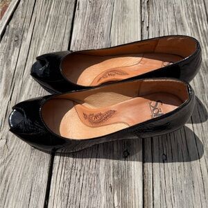 Sofft | Black Patent Leather Peep Toe  2” Pump | Size 9 M